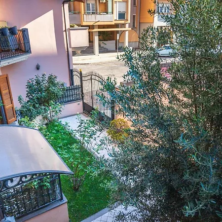 Casa Lilla 1 E 2 Casa Indipendente Con Giardino *