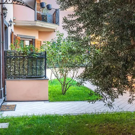 Apartment Casa Lilla 1 E 2 Casa Indipendente Con Giardino Oristano