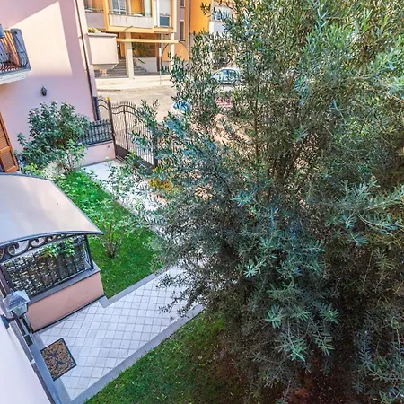 Apartment Casa Lilla Lepanto 67 Casa Indipendente Con Giardino