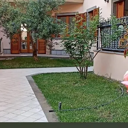 Casa Lilla 1 E 2 Casa Indipendente Con Giardino
