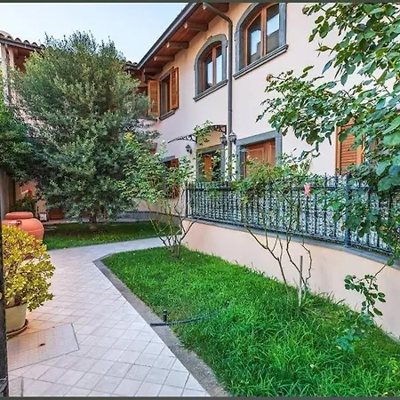 Casa Lilla 1 E 2 Casa Indipendente Con Giardino * Oristano