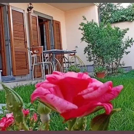 Casa Lilla 1 E 2 Casa Indipendente Con Giardino Appartamento *