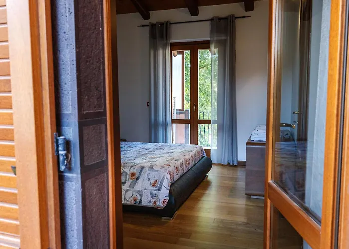 Casa Lilla 1 E 2 Casa Indipendente Con Giardino