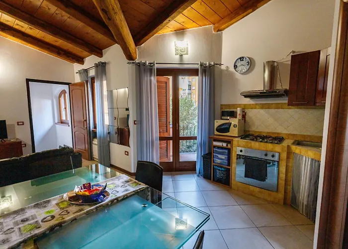 Апартаменты Casa Lilla 1 E 2 Casa Indipendente Con Giardino