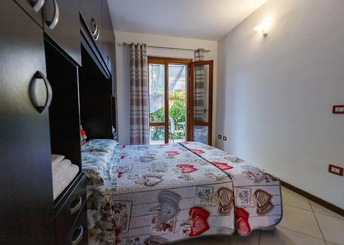 Апартаменты Casa Lilla 1 E 2 Casa Indipendente Con Giardino