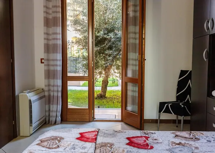 Апартаменты Casa Lilla 1 E 2 Casa Indipendente Con Giardino *