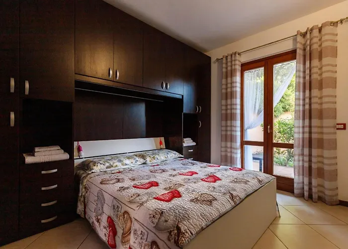 Апартаменты Casa Lilla 1 E 2 Casa Indipendente Con Giardino Ористано